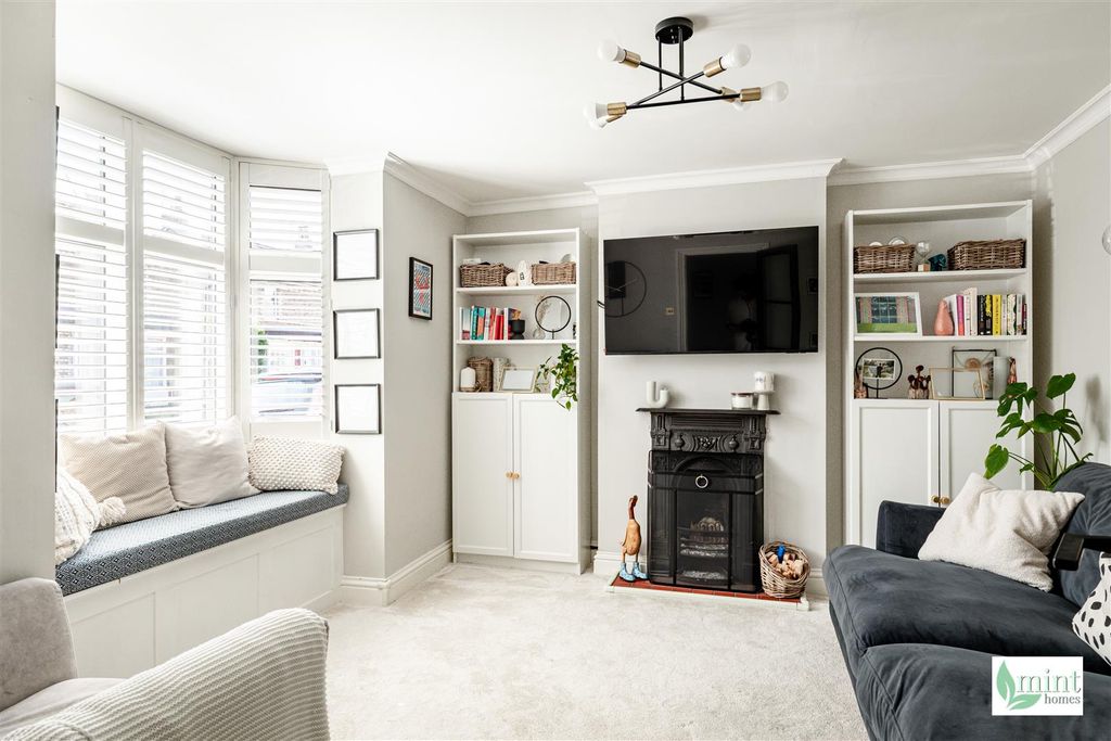 Property photo 3 of 21 Chapel Grove - Watermark-17.Jpg
