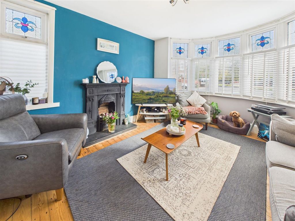 Property photo 2 of 18