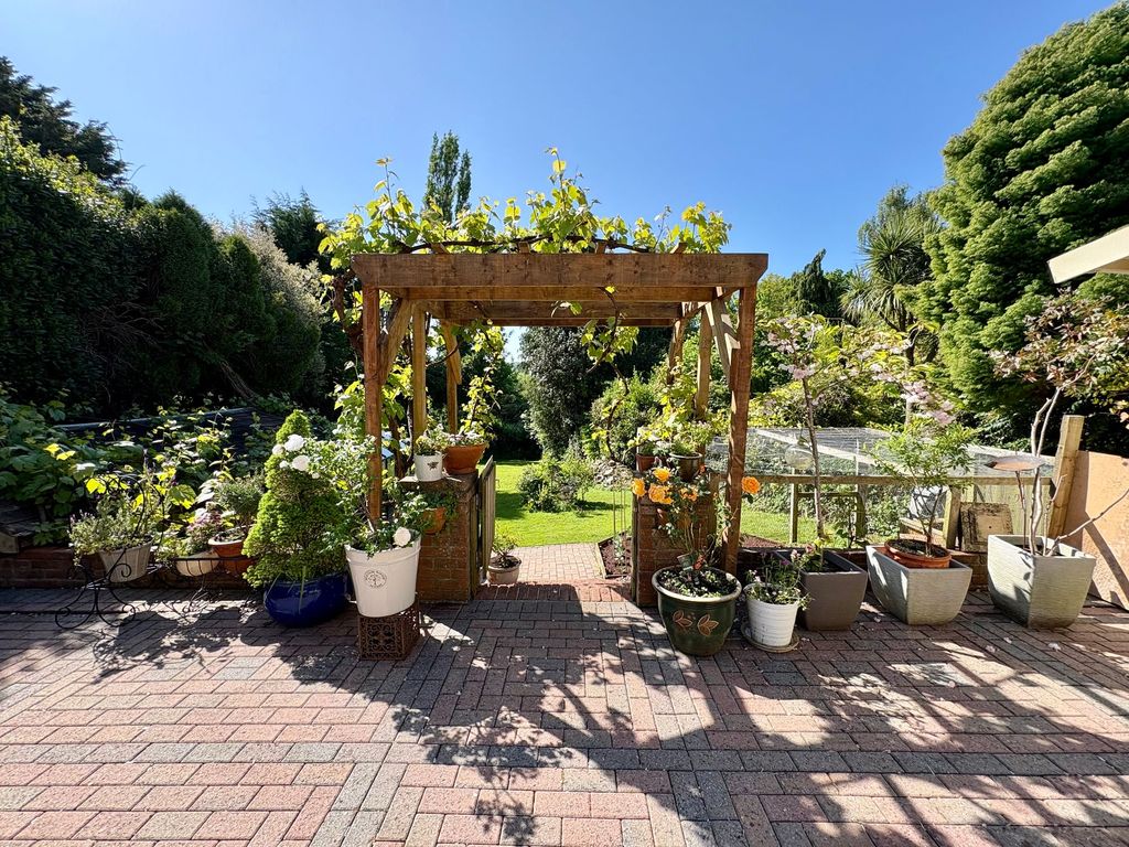 Property photo 3 of 43
