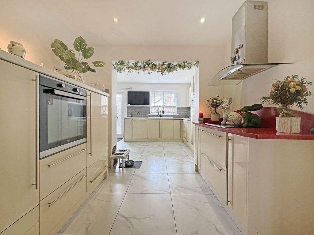 Property photo 3 of 29