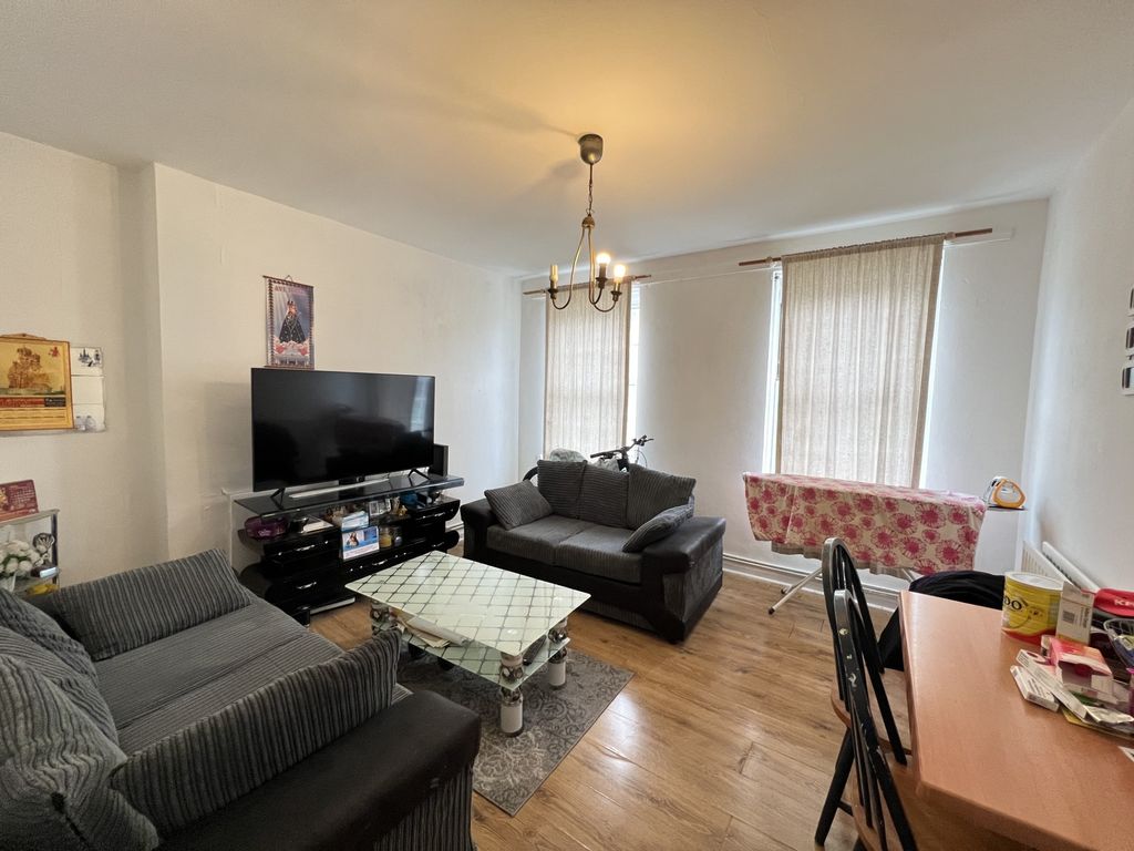 Property photo 2 of 6
