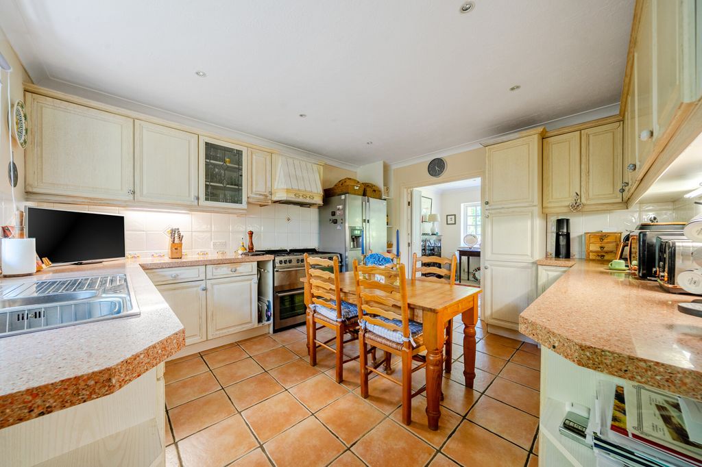 Property photo 3 of 13