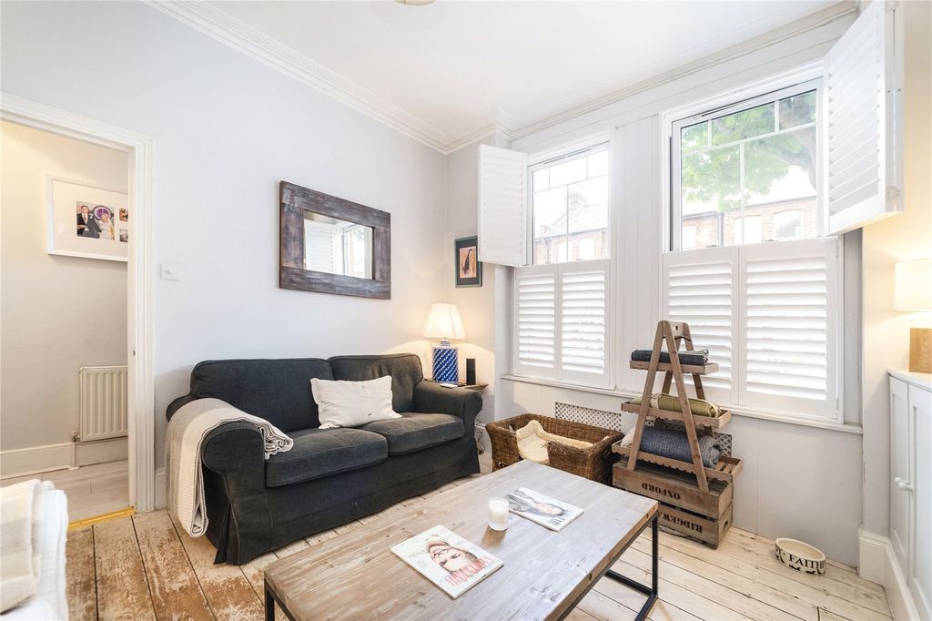 Property photo 2 of 10 Living Room