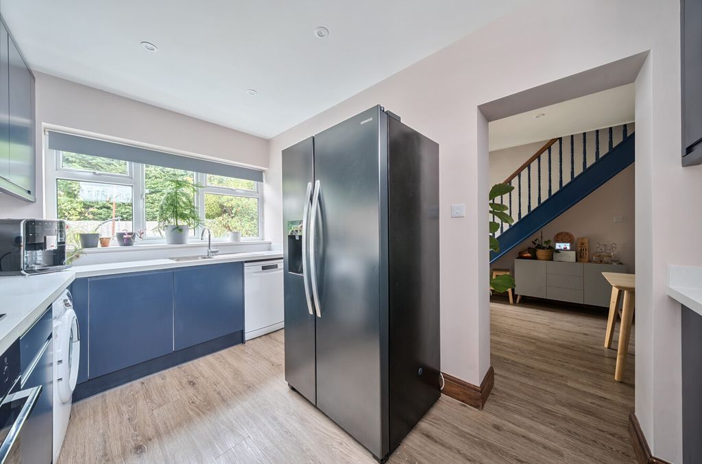 Property photo 3 of 14 1339621-23-68A5d9...