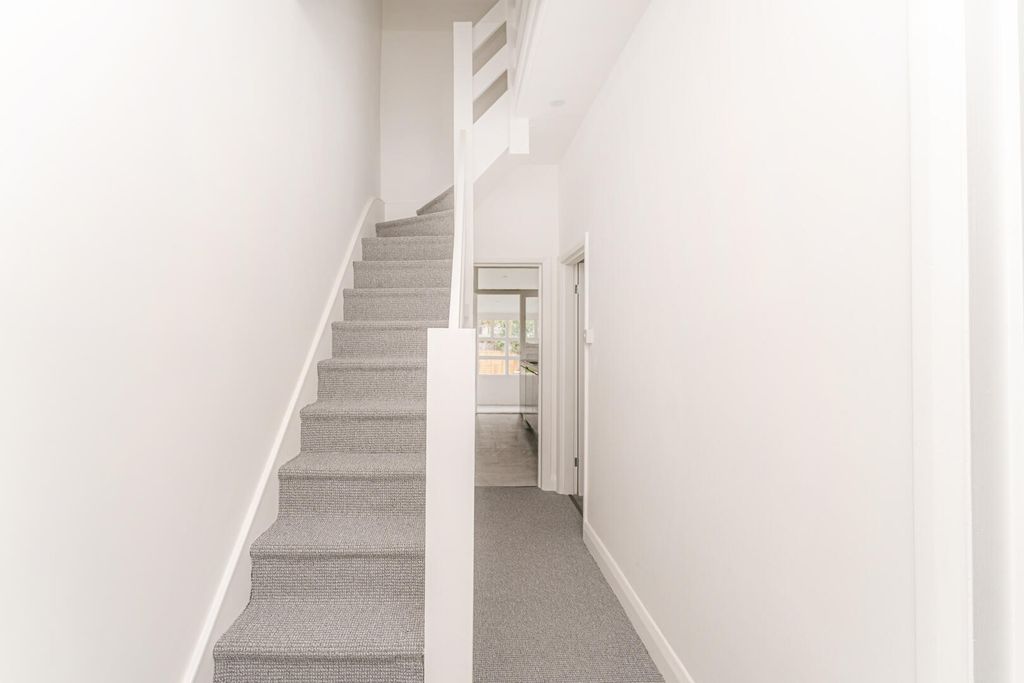 Property photo 2 of 24 Hallway