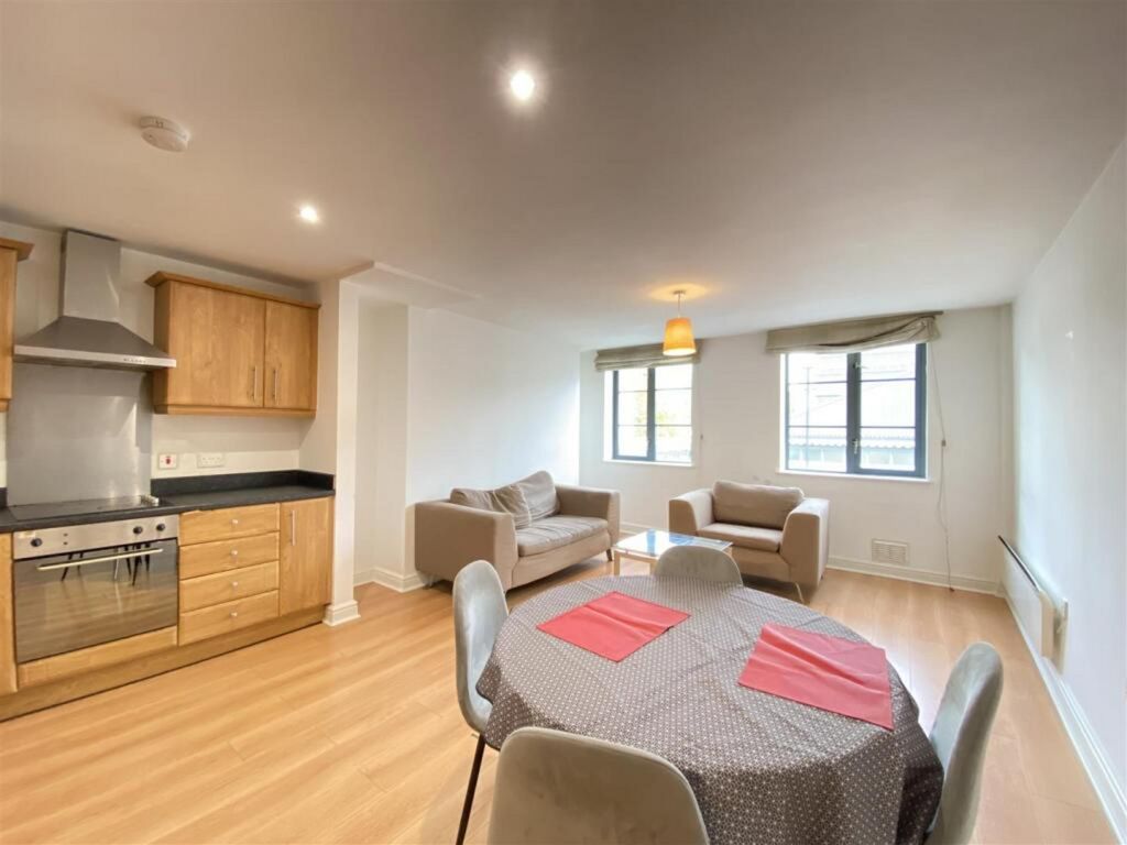 Property photo 3 of 8