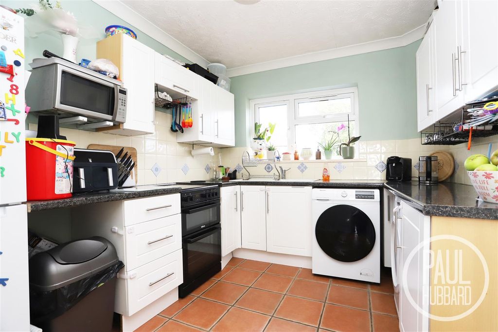 Property photo 3 of 12 Img_8263.Jpg