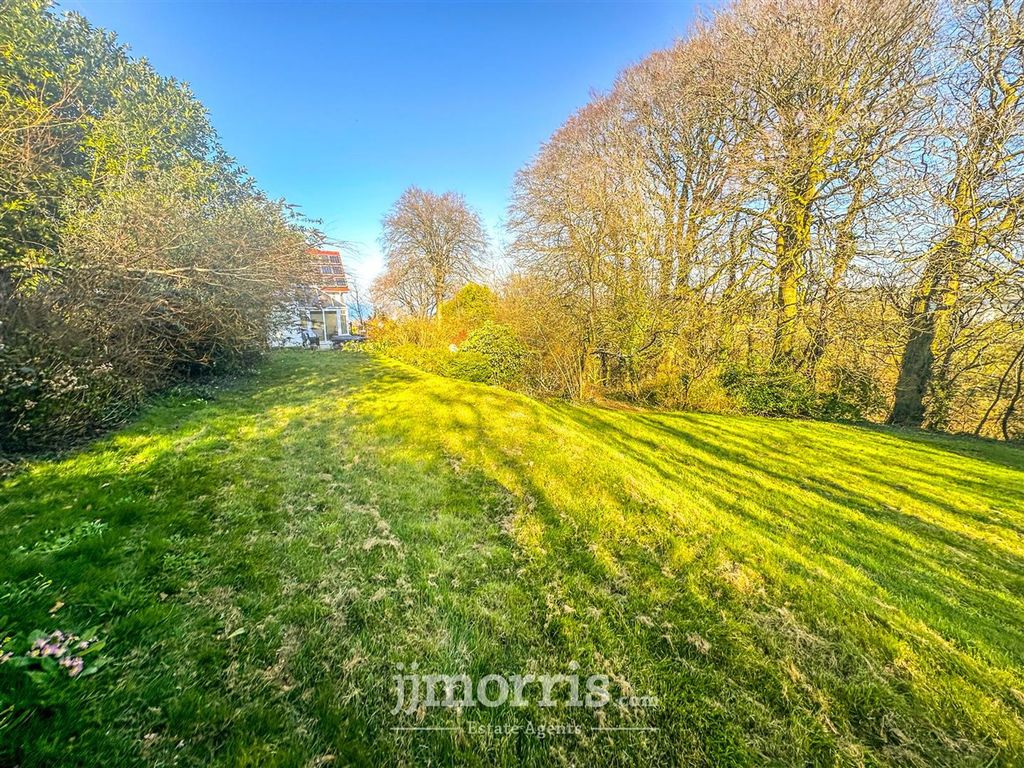 Property photo 3 of 54