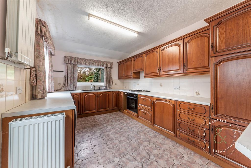 Property photo 3 of 25 Llanfair-Road-19.Jpg