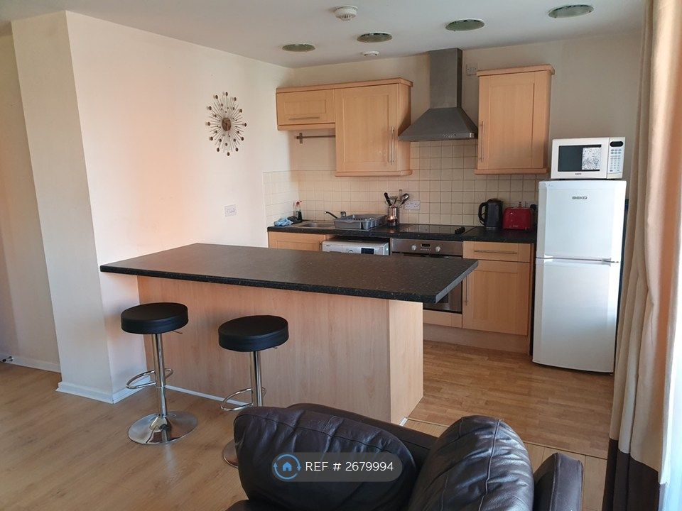 Property photo 3 of 7 Living Room & Kitchen 2