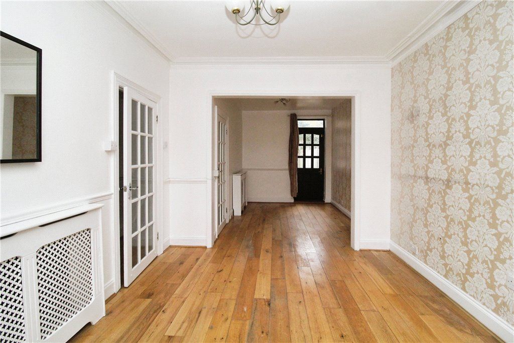 Property photo 2 of 16 Living Room