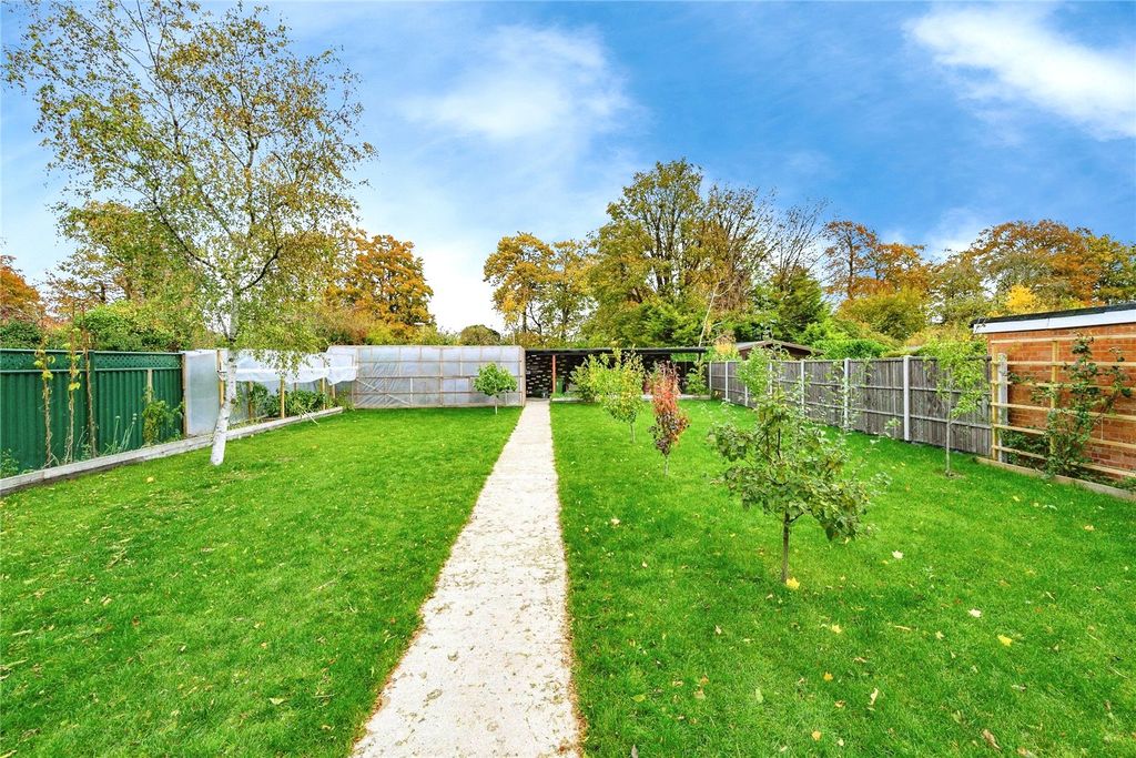 Property photo 2 of 22 Garden