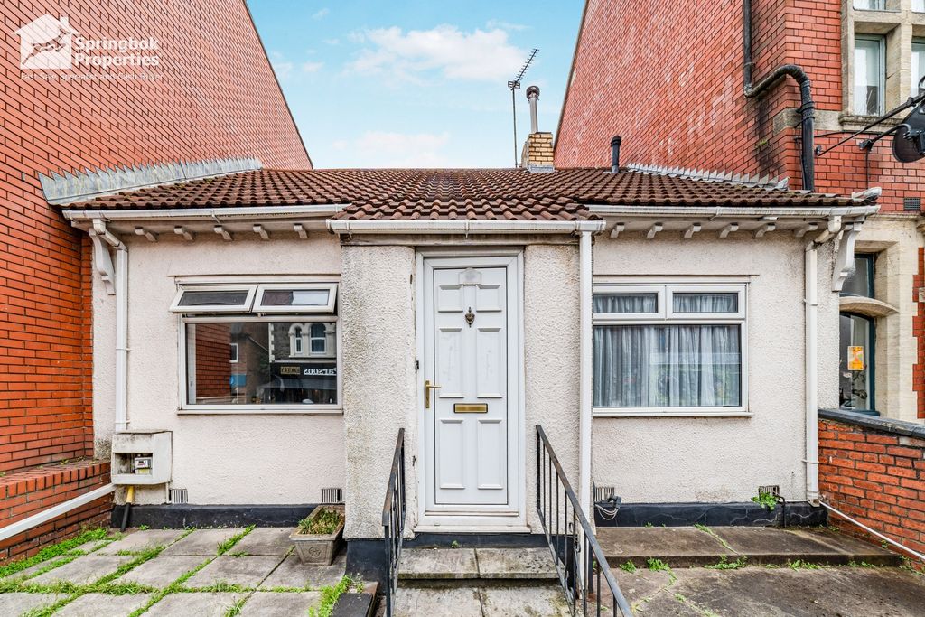 Property photo 1 of 12 Front View