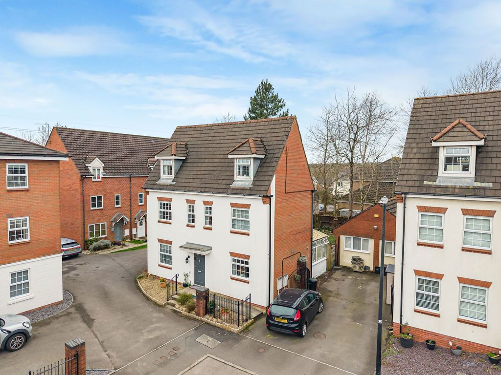 Property photo 1 of 36