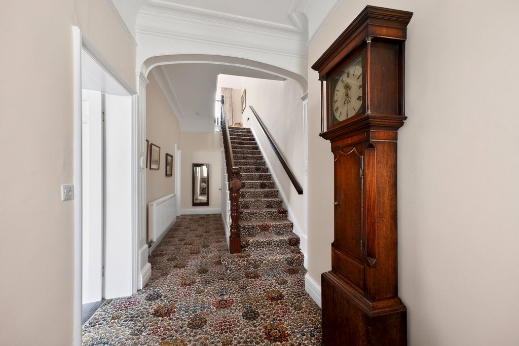 Property photo 2 of 18 Entrance Hallway