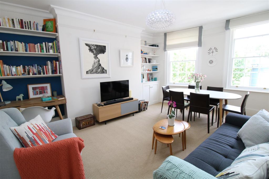Property photo 2 of 10 Living Room