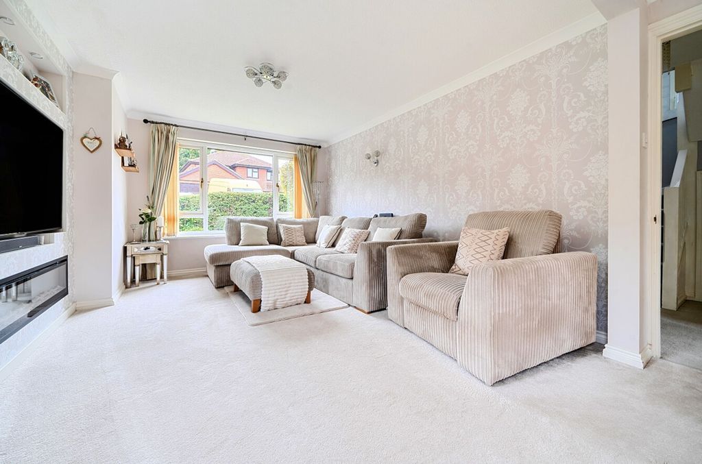 Property photo 2 of 26