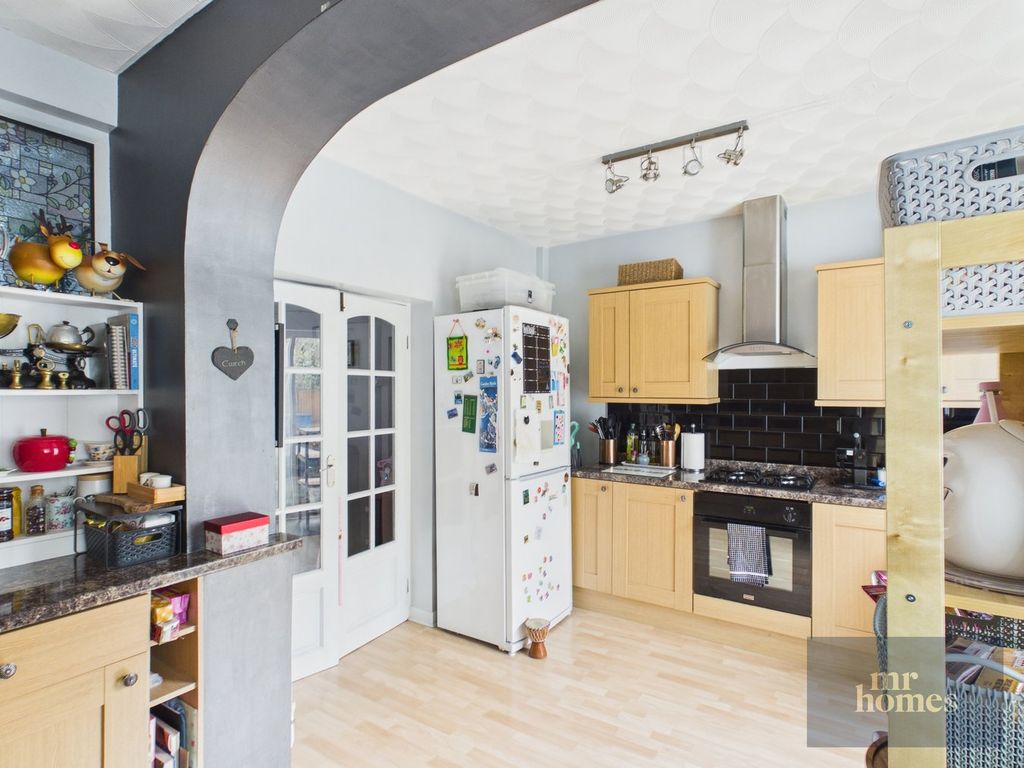 Property photo 3 of 22