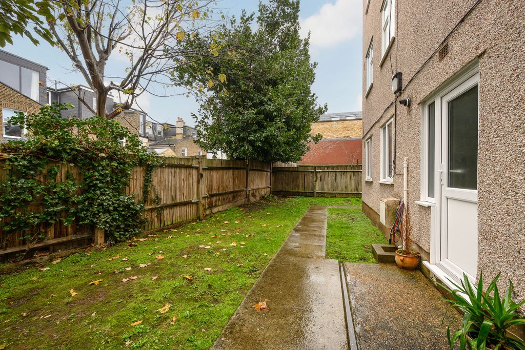 Property photo 3 of 8 Picture No. 05