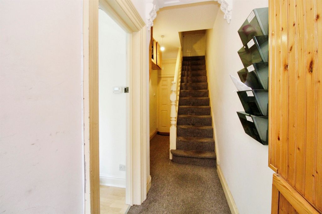 Property photo 2 of 9 Image