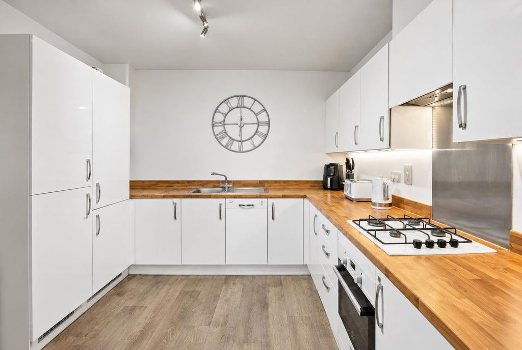 Property photo 3 of 8 Kitchen2.Png