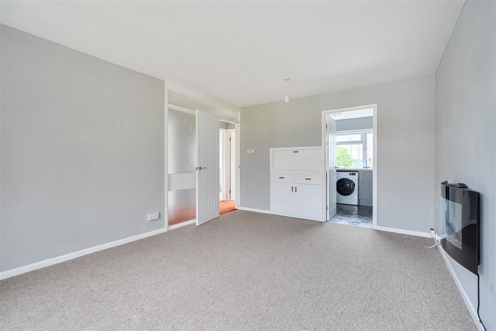 Property photo 3 of 10 1468984-15-6A1Da003Eaf6c.Jpg