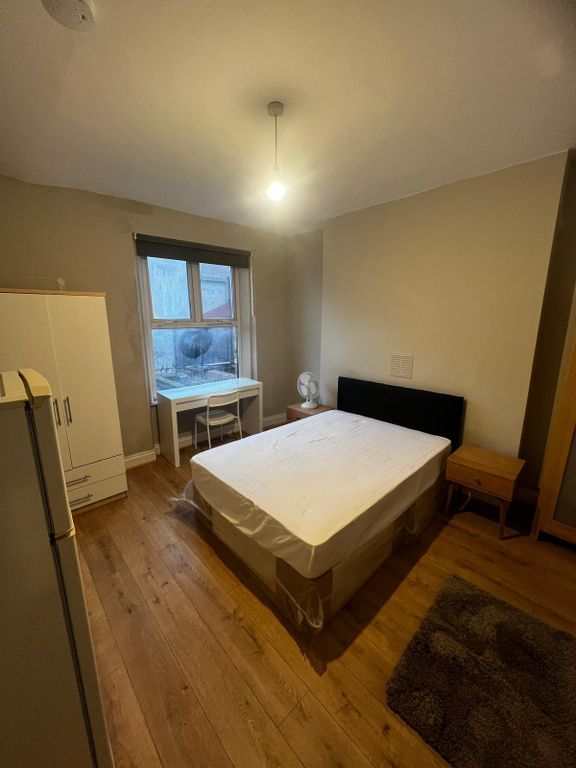 Property photo 1 of 4 Room