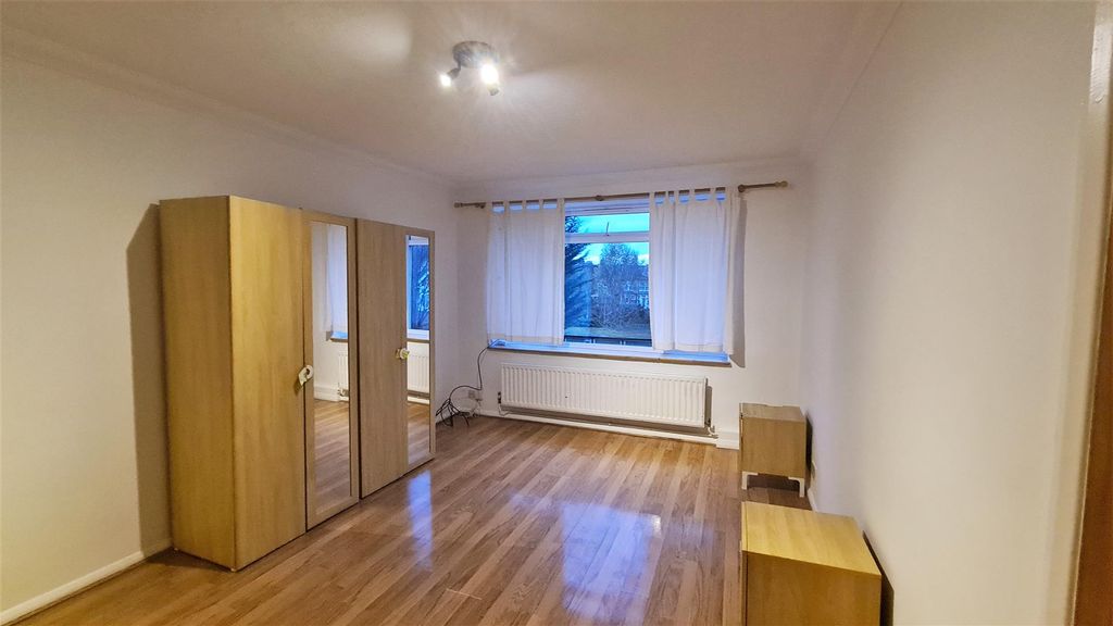 Property photo 3 of 12 Lounge