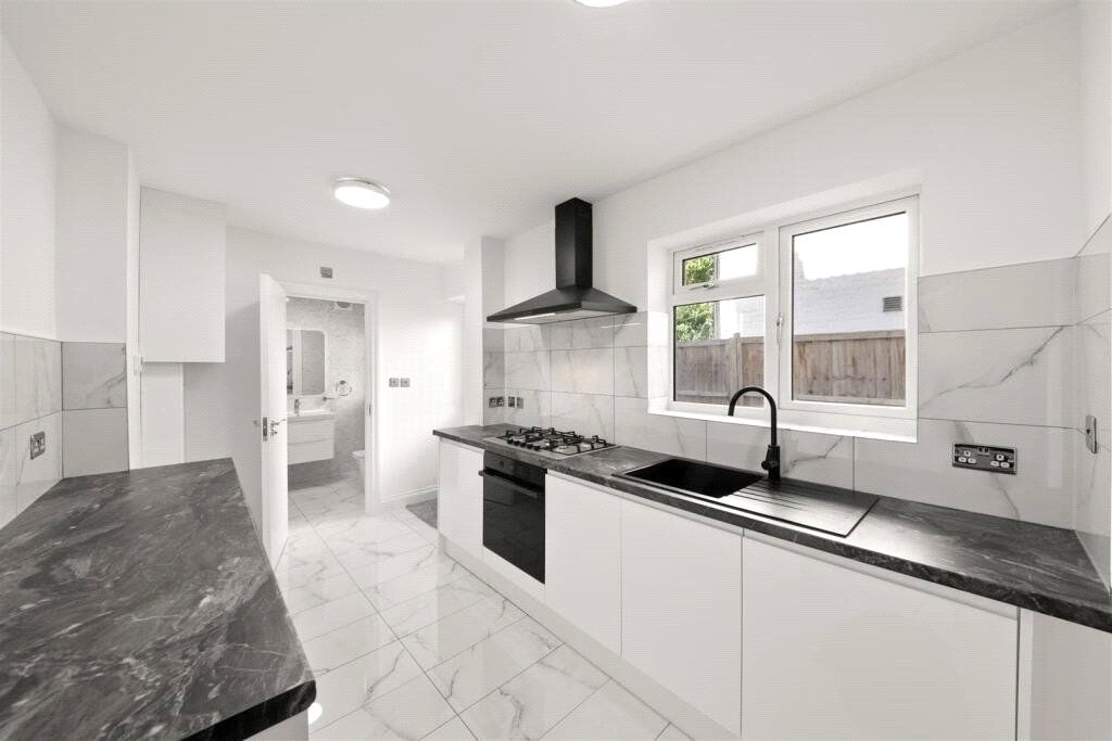 Property photo 2 of 15 Kitchen