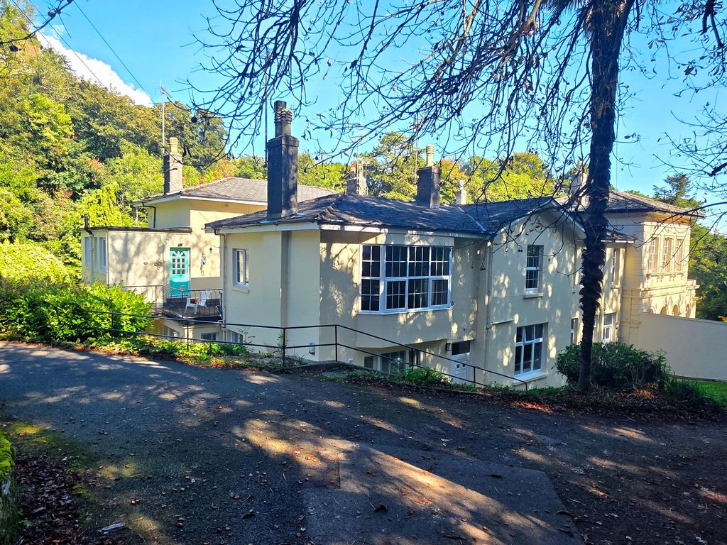 Property photo 3 of 33