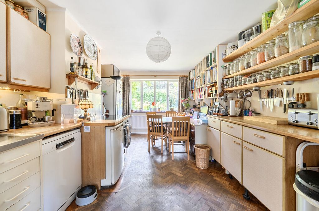 Property photo 3 of 14 1493763-6-6A6089B...