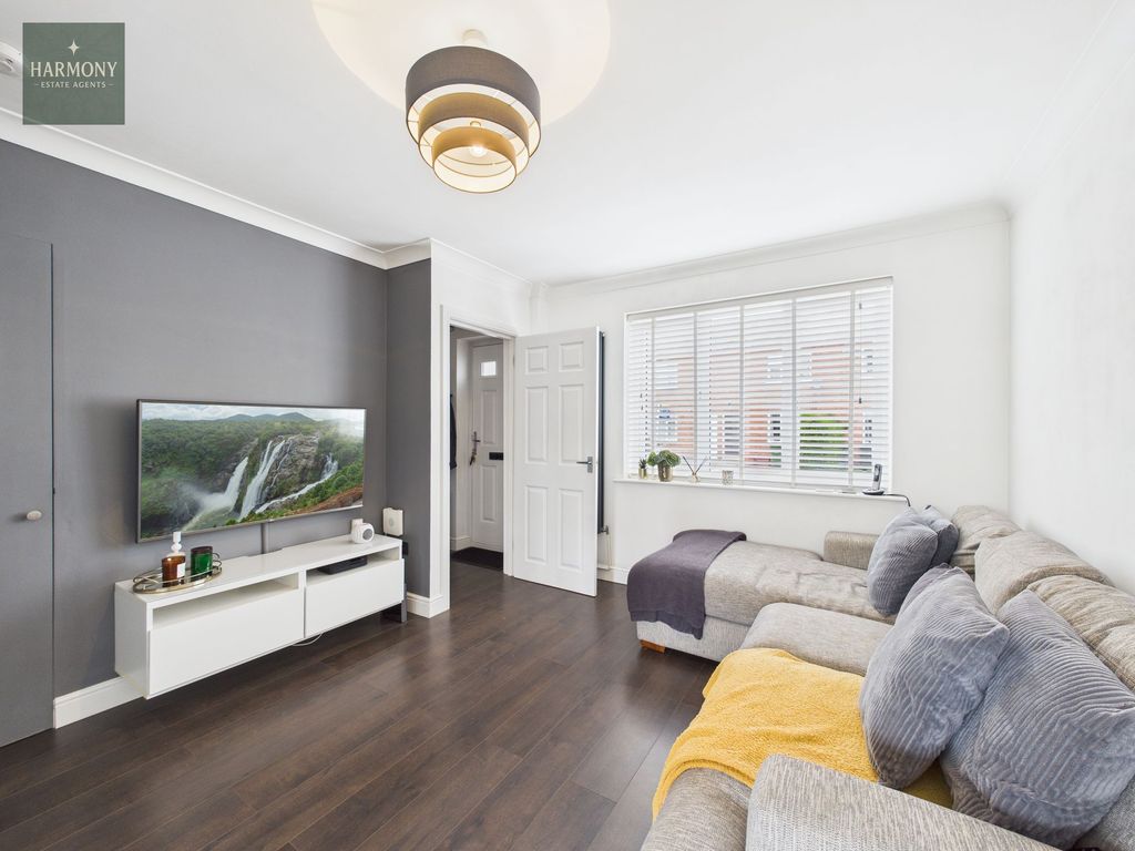 Property photo 1 of 32