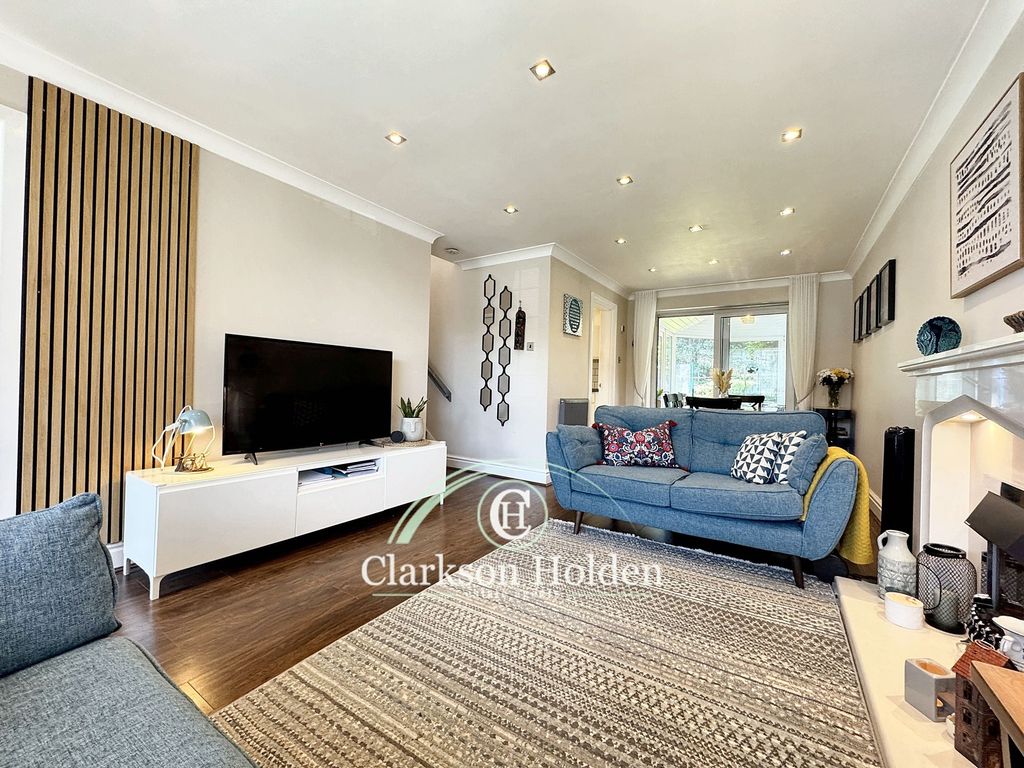 Property photo 3 of 33