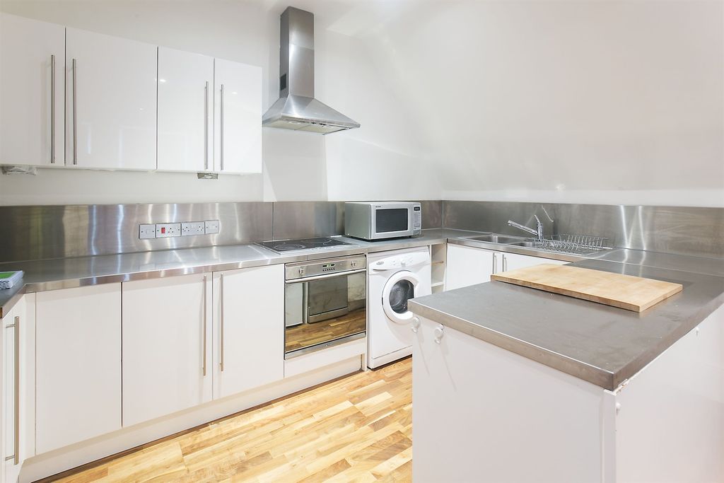 Property photo 2 of 6 Kitchen