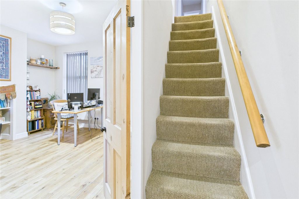 Property photo 2 of 35 Picture No. 16