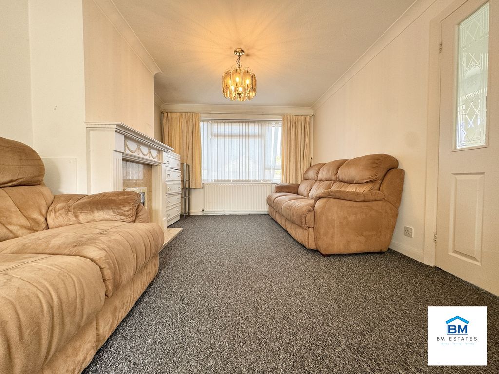 Property photo 2 of 11 Lounge