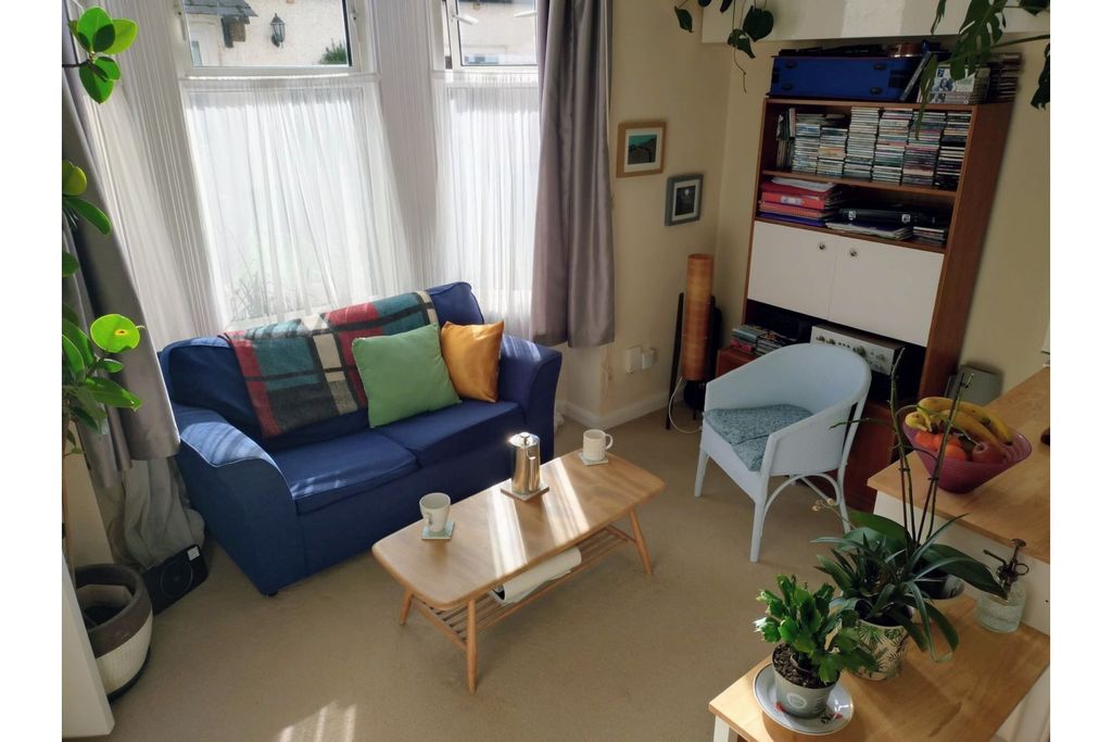 Property photo 2 of 13 Lounge