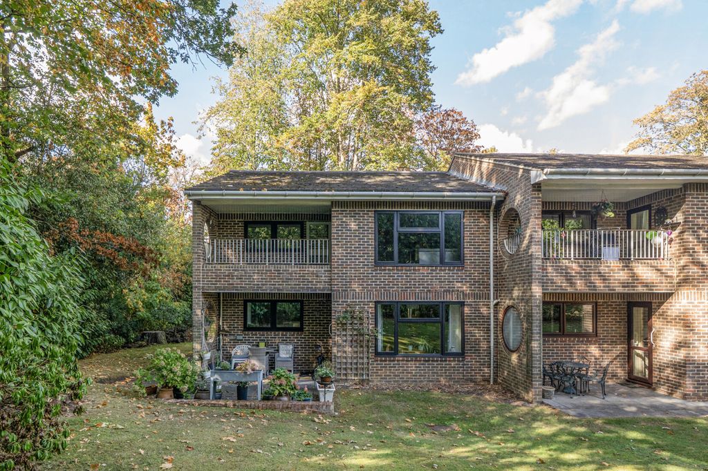 Property photo 1 of 12 External