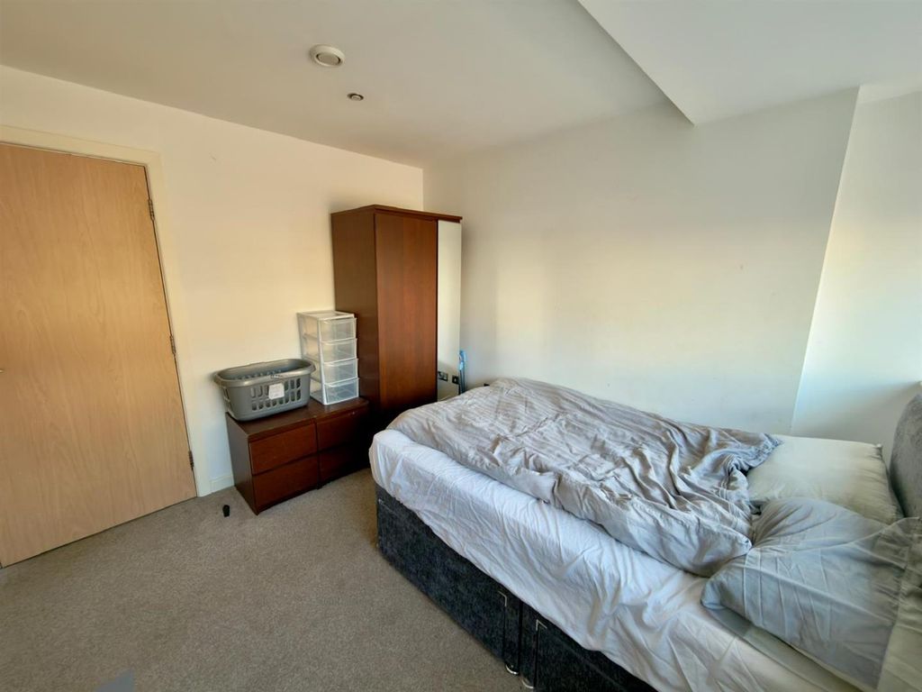 Property photo 2 of 12 8F8719cd-B8F5-4Af8-Be8c-2c441362d230.Jpg