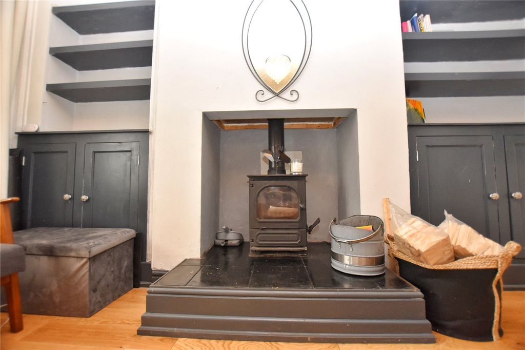 Property photo 3 of 20 Log Burner
