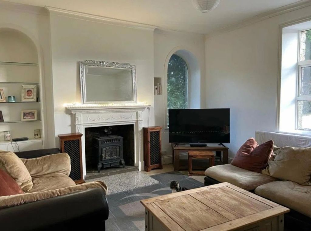 Property photo 3 of 19