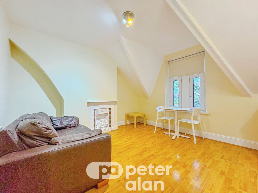 Property photo 2 of 15 Living Room