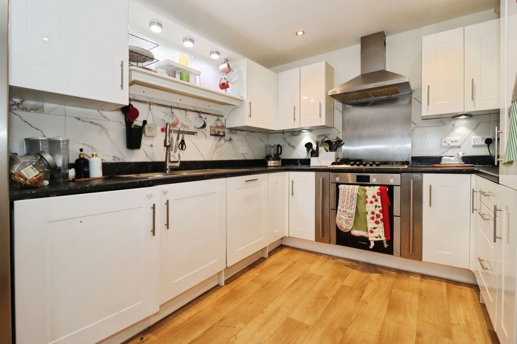 Property photo 2 of 16 Photo