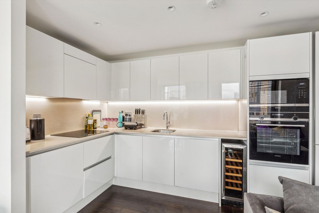 Property photo 3 of 10 Image