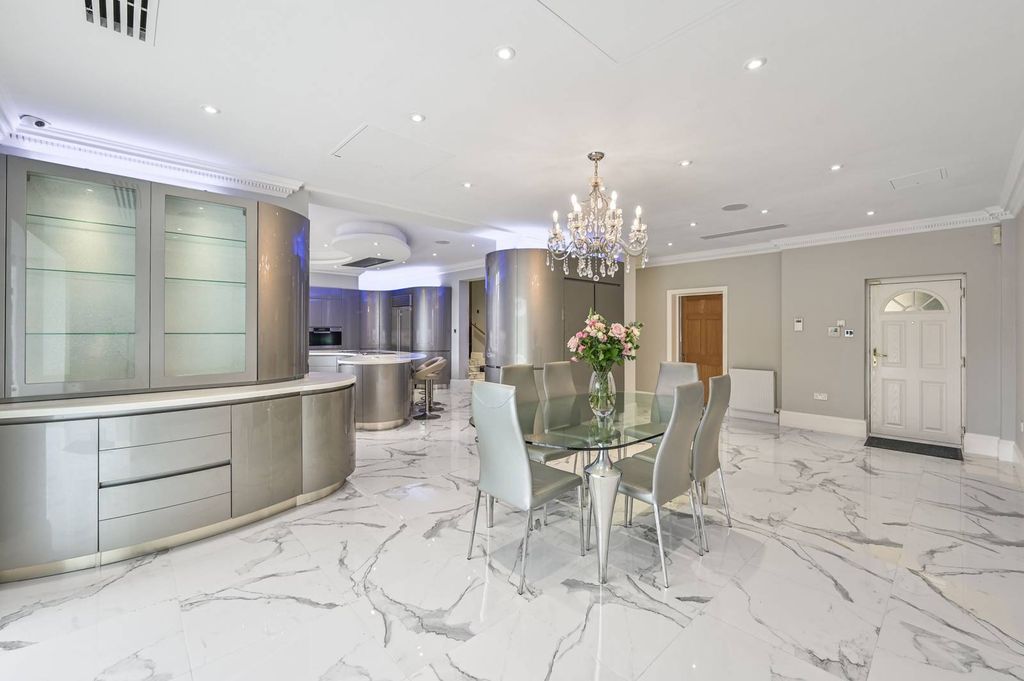 Additional image 17 of 9 bed detached house to rentHadley Green Road, Hadley Wood, Barnet EN5