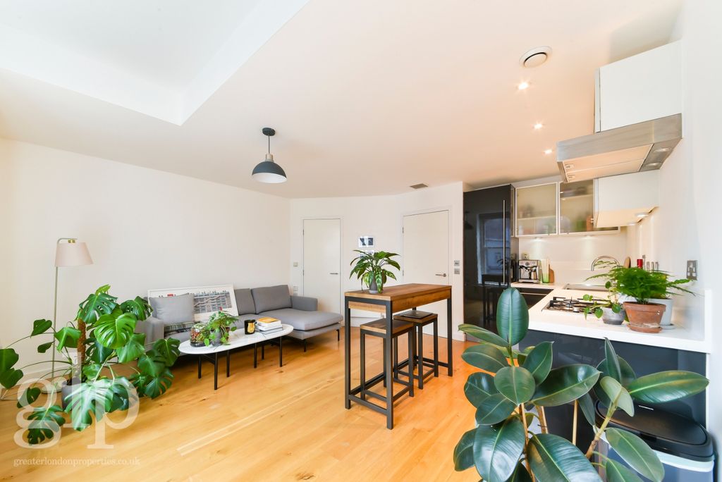 Property photo 1 of 26 961311