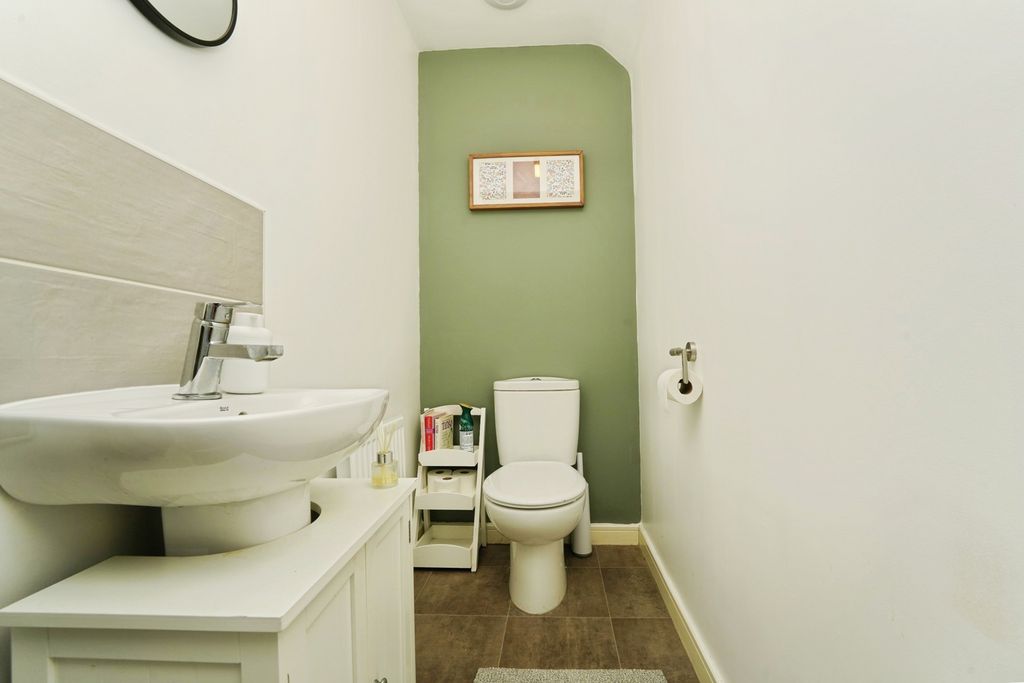 Property photo 3 of 13 Photo