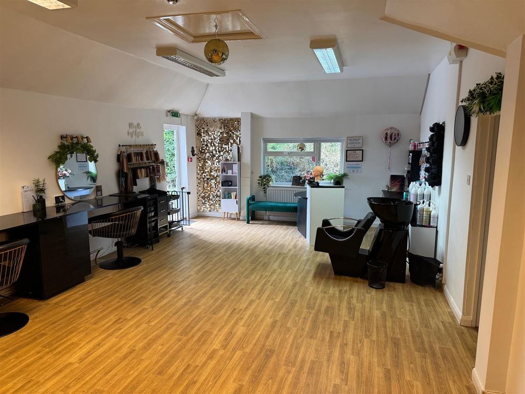 Property photo 2 of 11 Photo4.Jpg