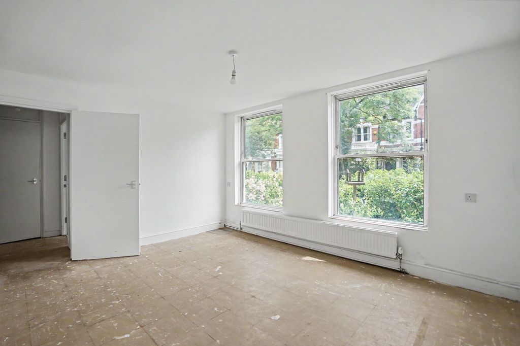 Property photo 3 of 11 Flat 1, 24 - 26 Marlborough Road, Chiswick, London W4 4Et