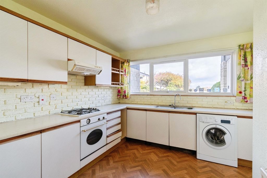 Property photo 3 of 16